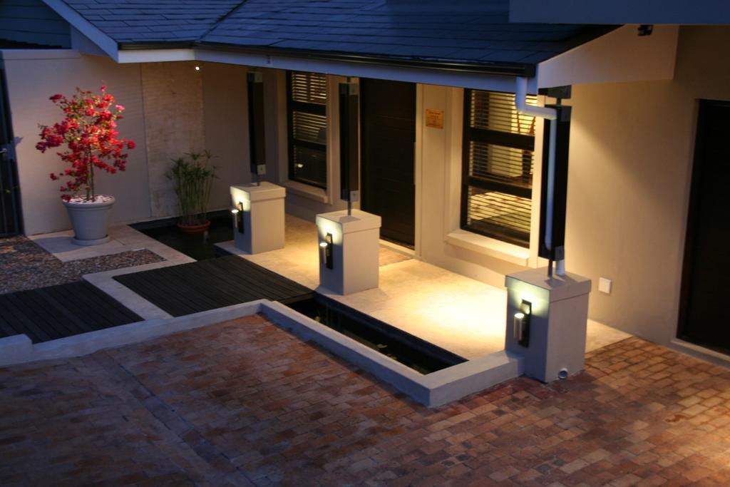 Keren'S Vine Guesthouse Stellenbosch Ngoại thất bức ảnh