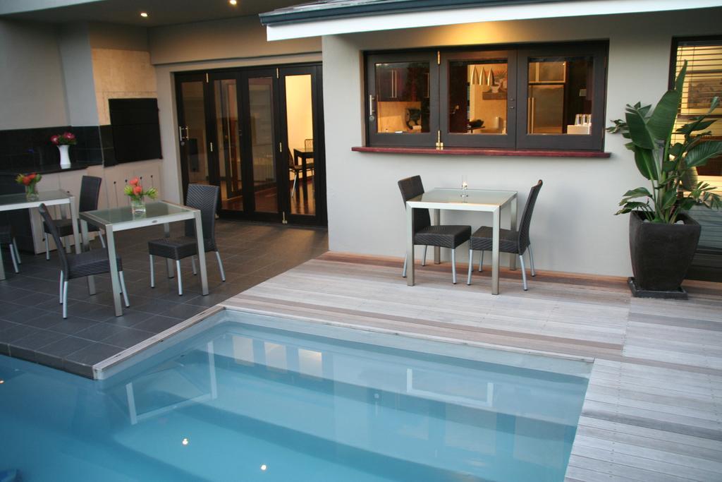 Keren'S Vine Guesthouse Stellenbosch Ngoại thất bức ảnh