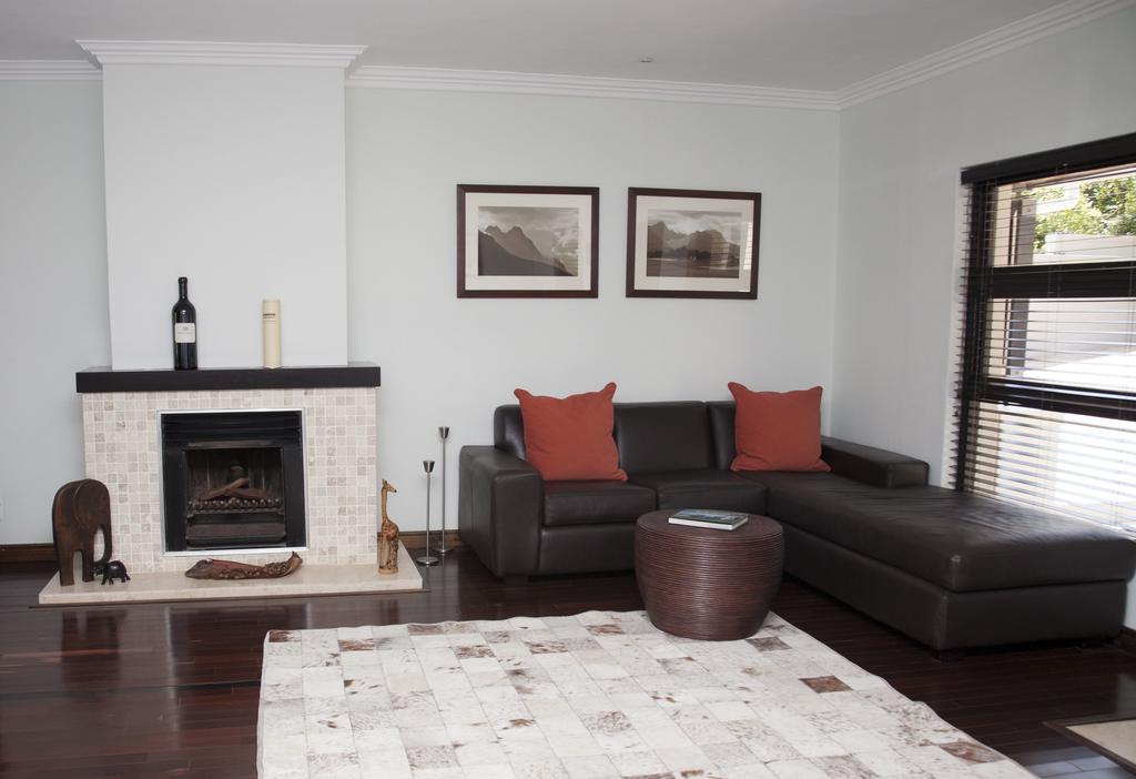Keren'S Vine Guesthouse Stellenbosch Ngoại thất bức ảnh