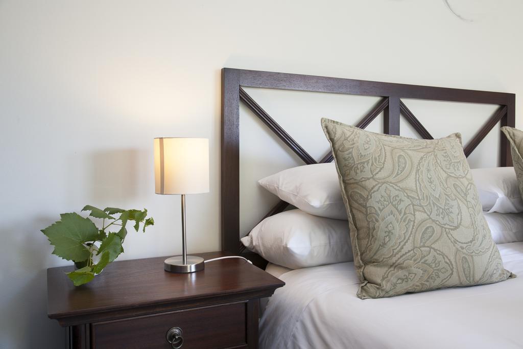 Keren'S Vine Guesthouse Stellenbosch Ngoại thất bức ảnh