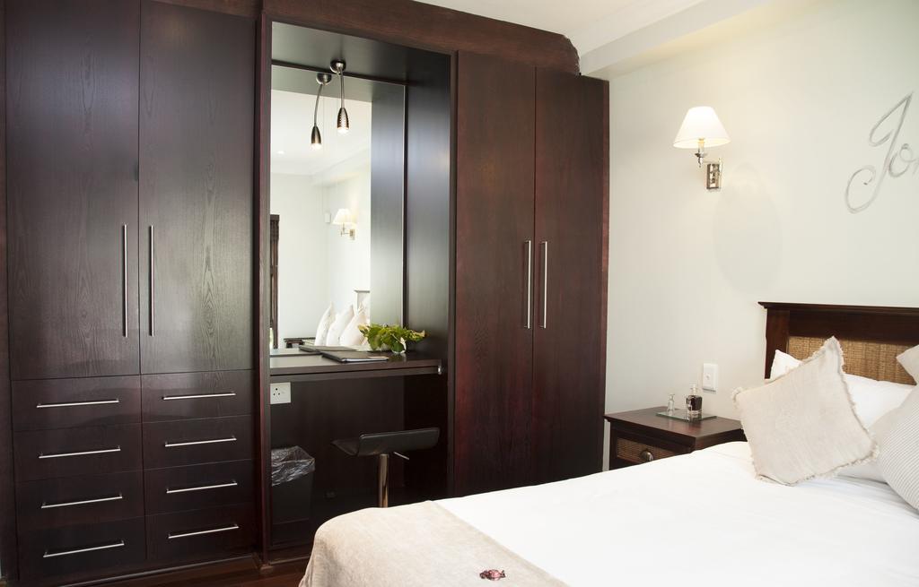 Keren'S Vine Guesthouse Stellenbosch Ngoại thất bức ảnh